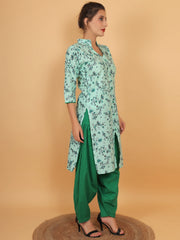 Women Green Floral Printed Cotton Kurti with One Side Pocket